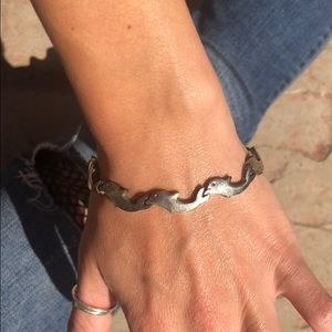 🌼 Sterling silver Dolphin bracelet